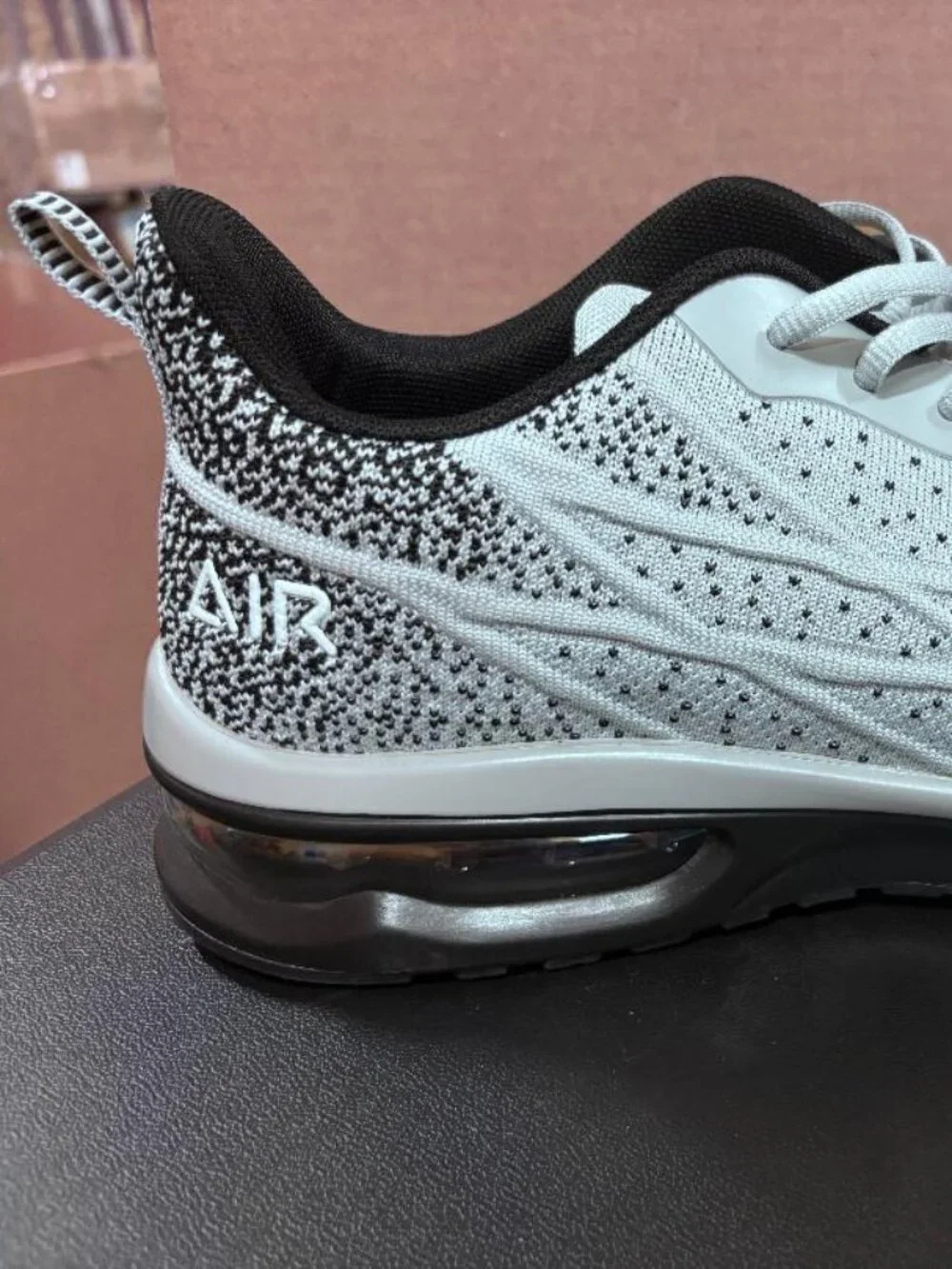 Mens 10.5 Mehoto Running Sneaker